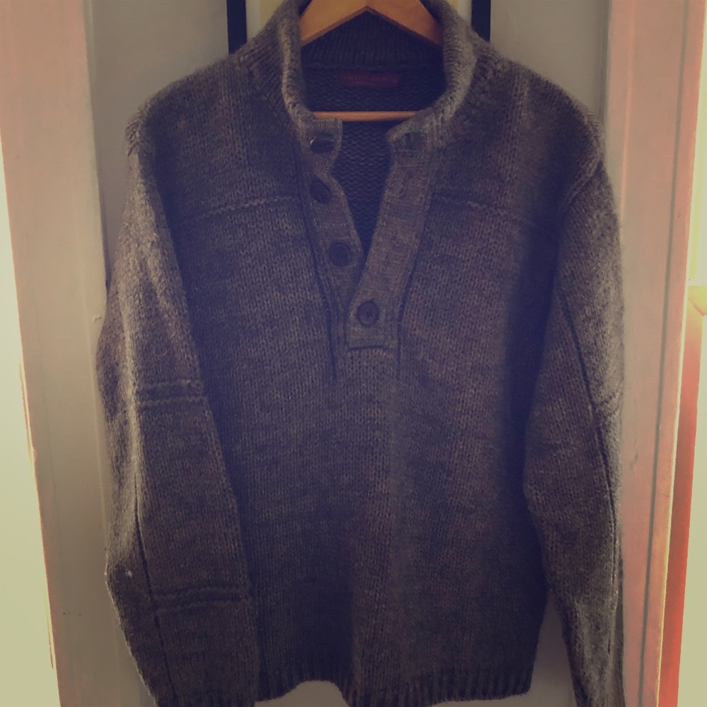 Men’s cozy wool sweater made in Italy; olive green